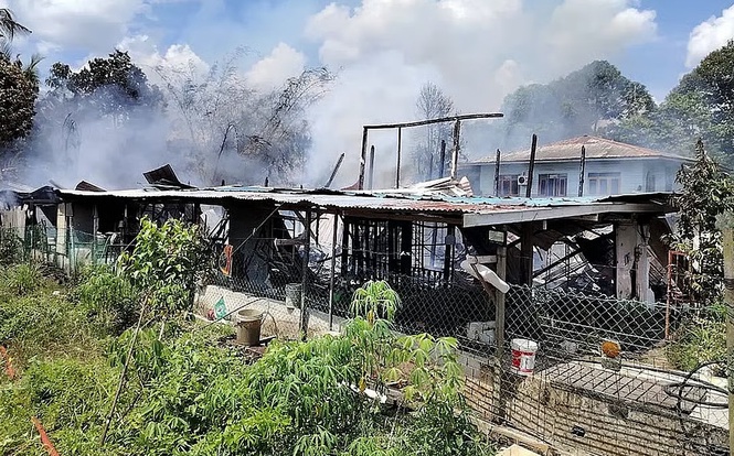 Image from: Elderly man saves eight grandchildren, son in Sibu house fire