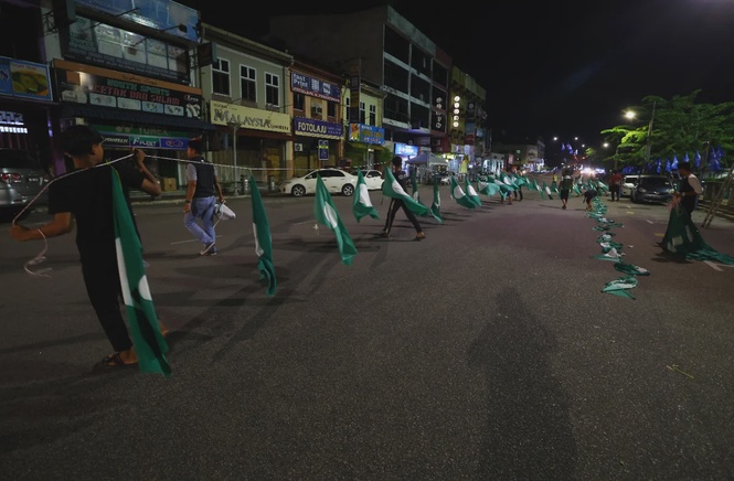 Image from: PAS-Bersatu rift suggests realignment within PN