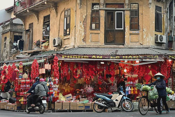 Image from: Hanoi curbs kerb culture as city clamps down on pavement vendors