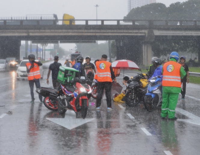 Image from: Weak road safety enforcement putting workers at risk