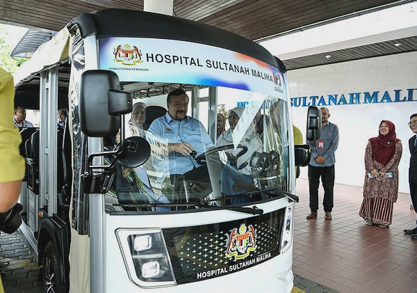 Image from: MOF allocates RM5.5 million for Langkawi sea ambulance