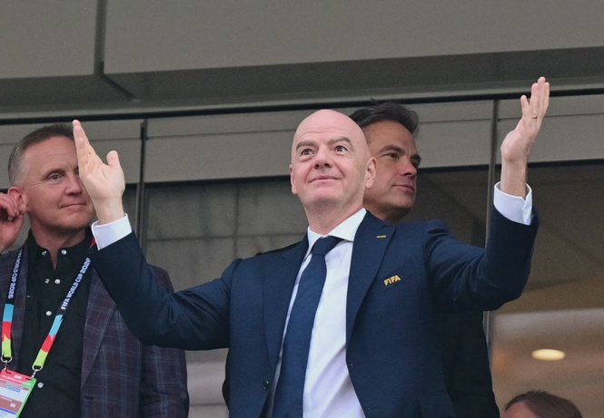 Image from: FIFA chief’s jet use sparks climate criticism at World Cup