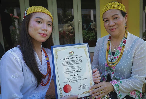 Image from: SMK Merapok student exceeds targets to emerge as STPM high achiever
