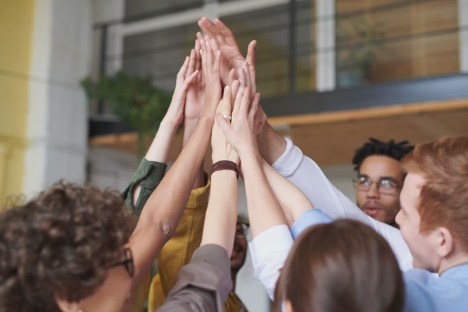 Image from: Study finds people underestimate willingness to cooperate