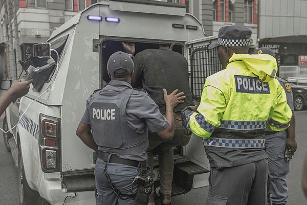 Image from: South Africa police deploy to prevent anti-migrant violence