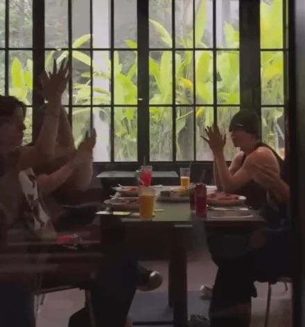 Image from: Birthday dinner in KL turns viral after K-pop group TREASURE joins celebration