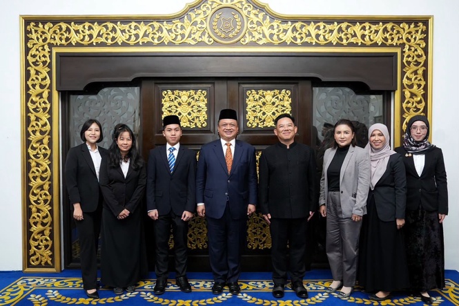 Image from: Perlis prince meets Thai border official to boost ties