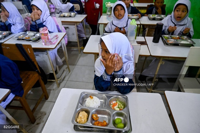 Image from: Indonesia cuts more than $2 billion in free meal budget