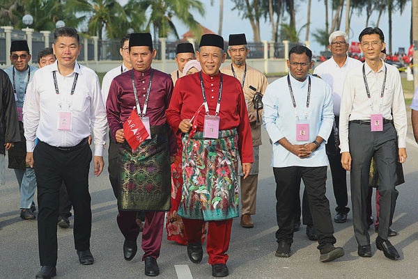 Image from: Aminuddin unveils Linggi port and industrial plans