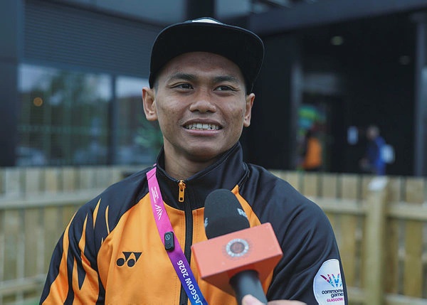 Image from: Aniq Kasdan ready to defend Commonwealth weightlifting gold