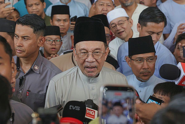 Image from: Anwar urges Negeri Sembilan voters to reject racial politics ahead of polling day