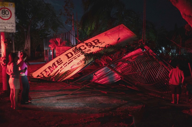 Image from: Three killed as fierce winds bring chaos to Rio, Sao Paulo region