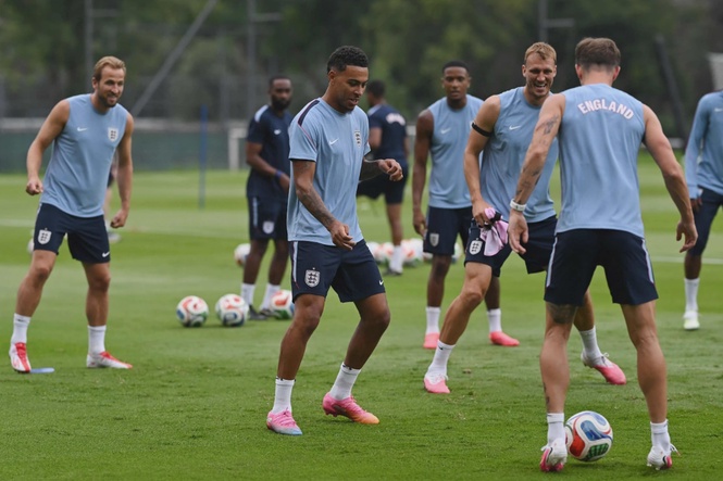 Image from: England, Mexico take centre stage in Azteca blockbuster
