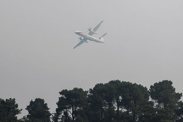 Image from: Firefighting aircraft battle wildfire in France’s Fontainebleau forest