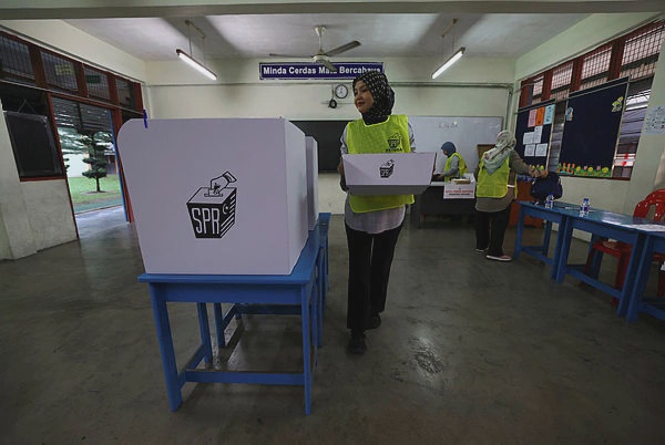 Image from: Johor polls end as vote counting begins