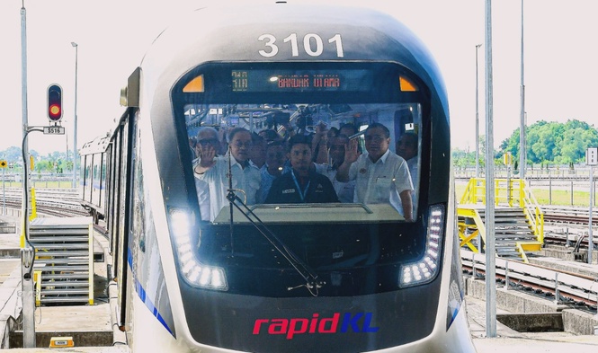 Image from: LRT3 park-and-ride cuts may backfire without feeder bus, cycling upgrades: Expert