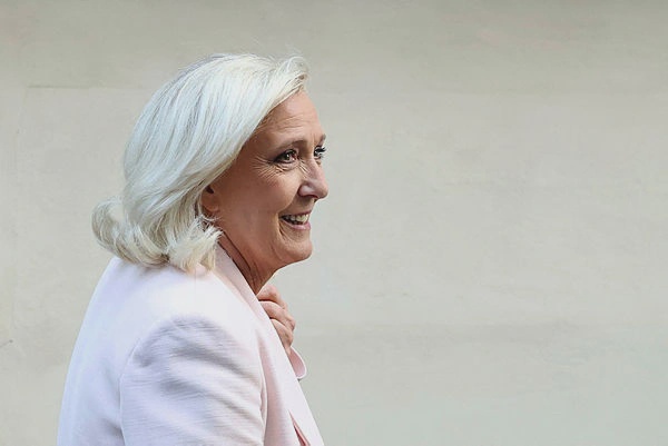 Image from: Le Pen vows to fight on for French presidency