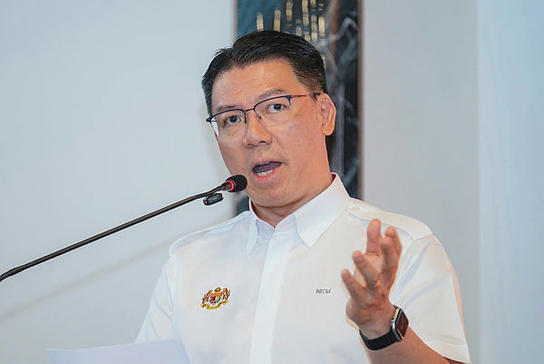 Image from: Nga Kor Ming urges political leaders to uphold national unity