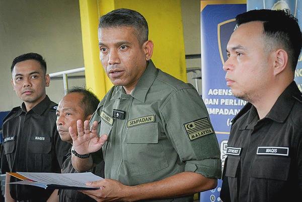 Image from: Port Klang AKPS officer receives shooting threat on duty