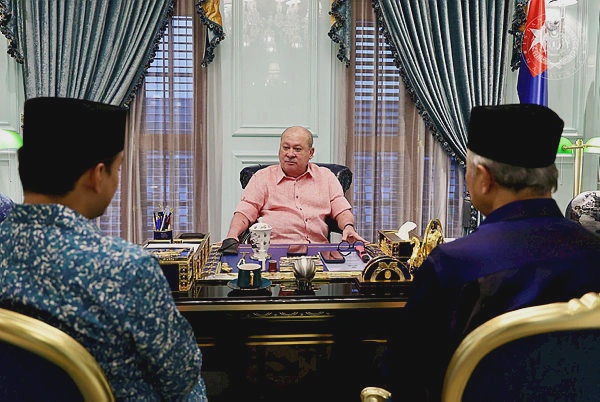 Image from: Johor MB swearing in ceremony scheduled at 3pm today