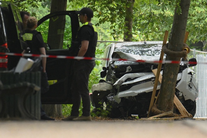 Image from: Urgent search for suspect after deadly attack near Berlin Pride