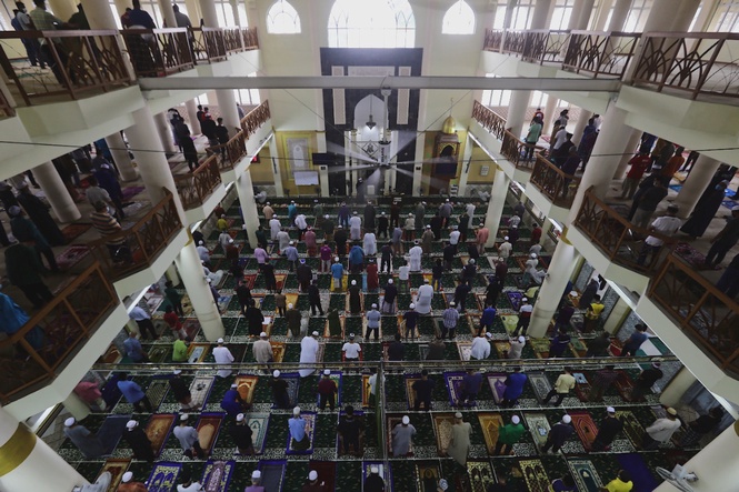 Image from: Selangor Sultan withholds consent for Friday prayers at shopping malls for now – MAIS