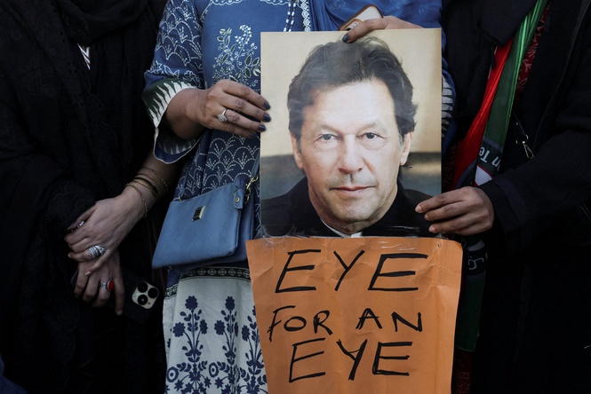 Image from: Former cricket captains appeal to Pakistan over Khan health care