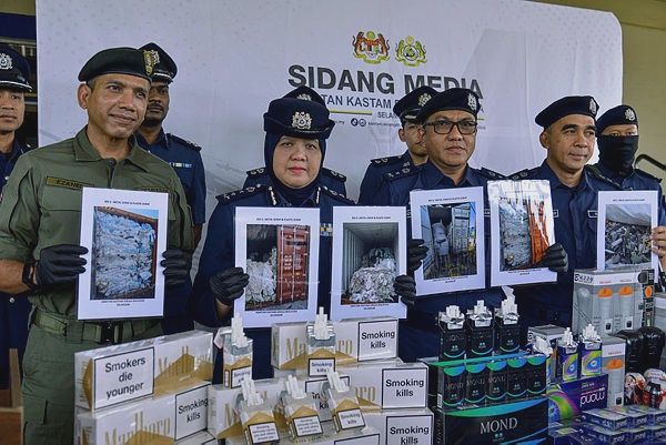 Image from: 63 containers worth RM42.99 million seized by Selangor Customs