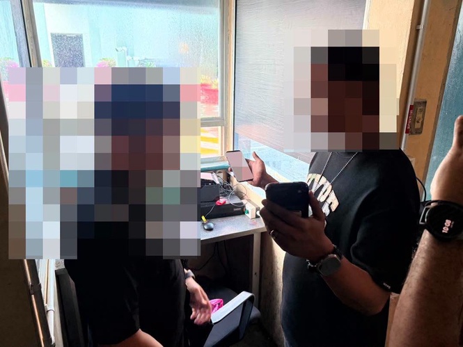 Image from: Sindiket ‘flying pasport’ guna WhatsApp ditumpas JIM
