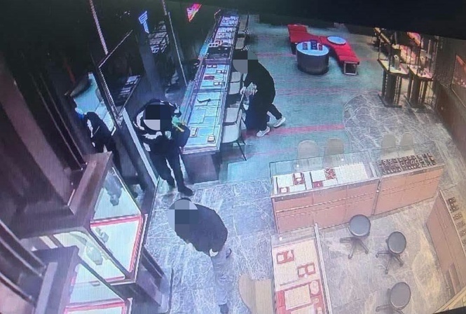 Image from: Armed trio escape with RM1.74 million worth of jewellery in Genting