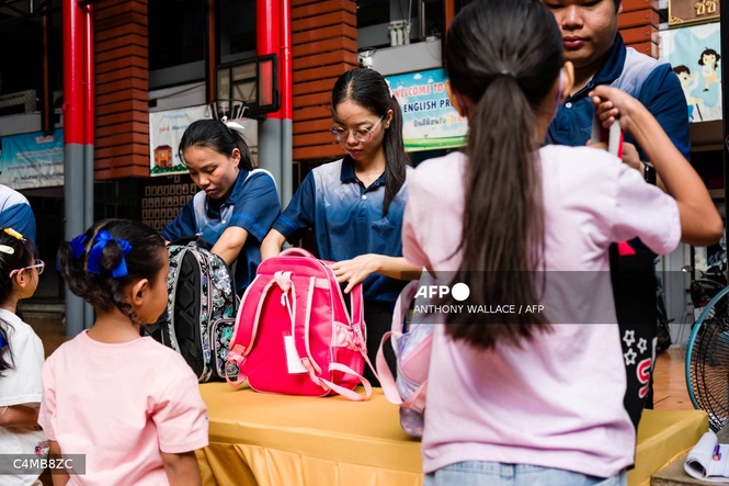Image from: Thai schools step up security after deadly Bangkok shooting.