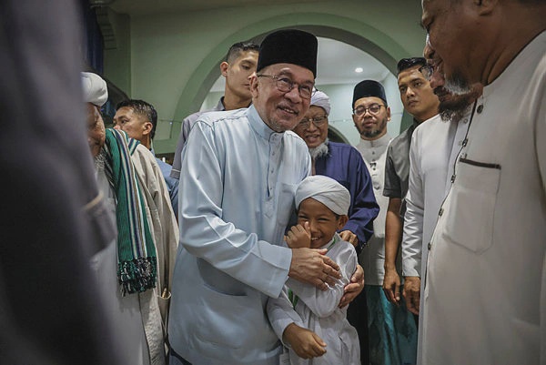 Image from: Anwar approves RM4.6 million for Penang Islamic schools