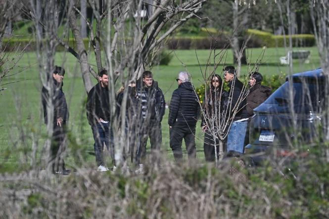 Image from: Lionel Messi bids farewell to father who guided his glittering career