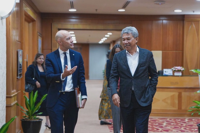 Image from: Foreign Minister receives courtesy call from United Nations Resident Coordinator