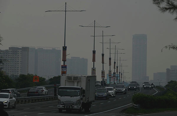 Image from: Haze: 30 areas post unhealthy API readings as of 11am