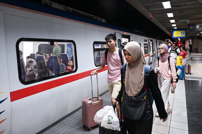 Image from: KTMB adds eight Komuter Utara train services for school holidays, National Day