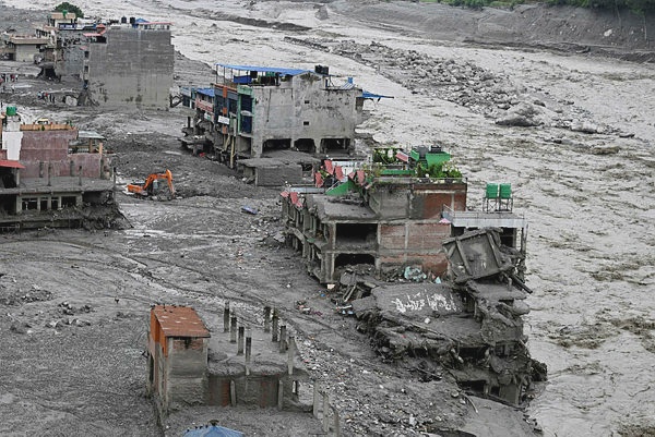 Image from: Nepal flood death toll rises to 903, missing 4,247: Disaster authority