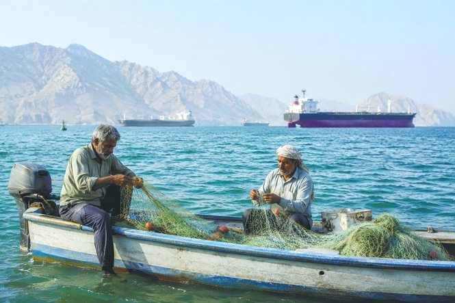 Image from: Iran fishermen brave dangerous waters despite renewed war fears