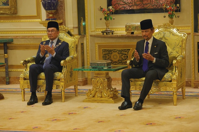 Image from: PM Anwar receives royal honour from Brunei Sultan
