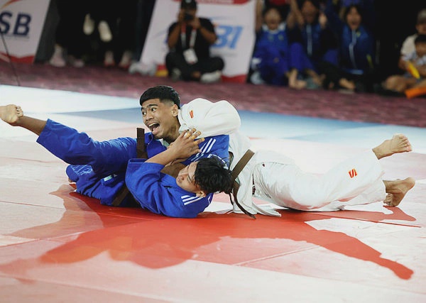 Image from: From football to boxing, Aiman Abu Bakar chases world title dream