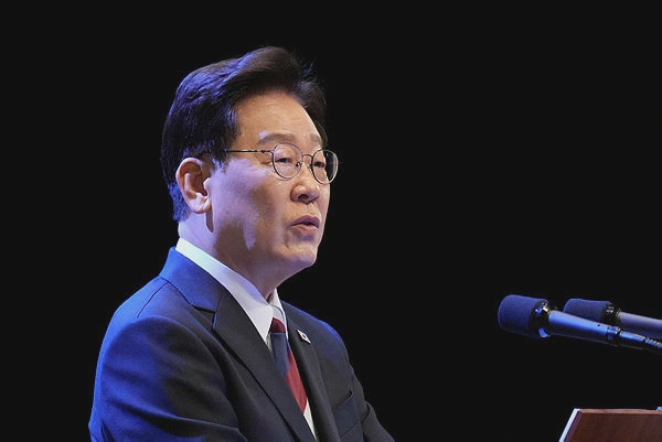 Image from: South Korea proposes talks with North Korea to formally end war