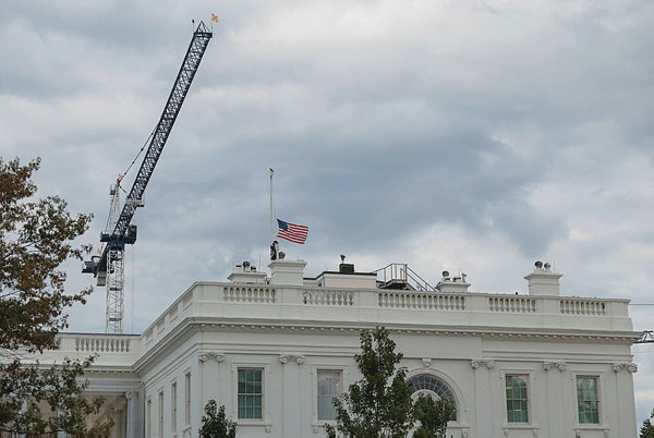 Image from: Trump mourns Dolly Parton, orders flags lowered