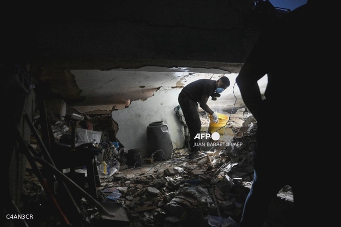 Image from: Venezuela earthquake death toll rises to 6,438 in June disaster
