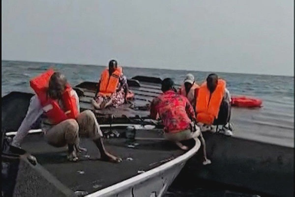 Image from: At least 44 dead after overcrowded ferry capsizes on Zimbabwe’s Lake Kariba