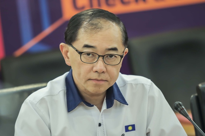 Image from: MCA Perak ambil tanggungjawab isu bendera terbalik, kakitangan letak jawatan