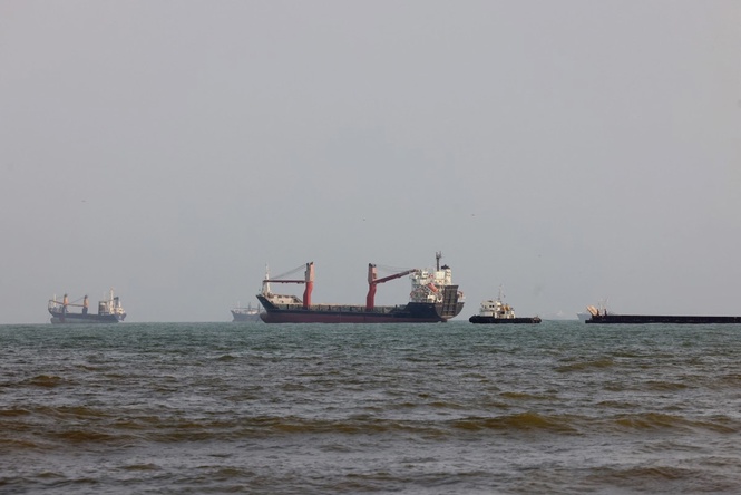 Image from: Iran negotiator Ghalibaf says Strait of Hormuz won’t open until US meets demands
