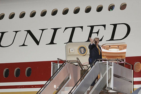 Image from: Trump says plane faced ‘greater risk’ during secret flight swap in Turkey
