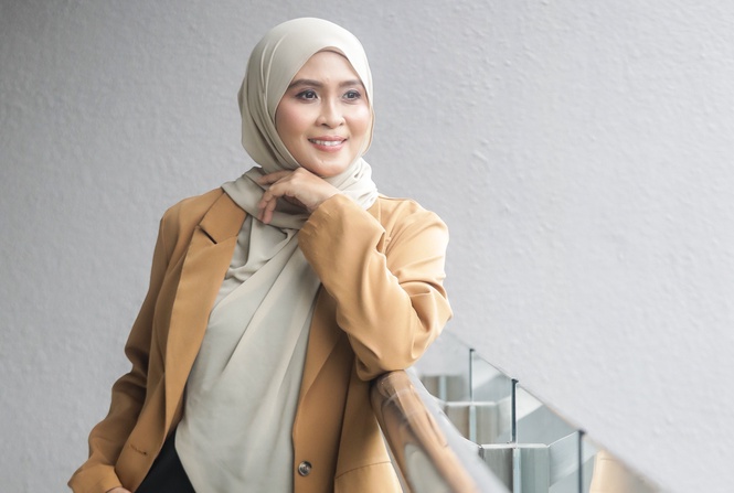 Image from: Exclusive: Siti Nordiana on career, family and self-care