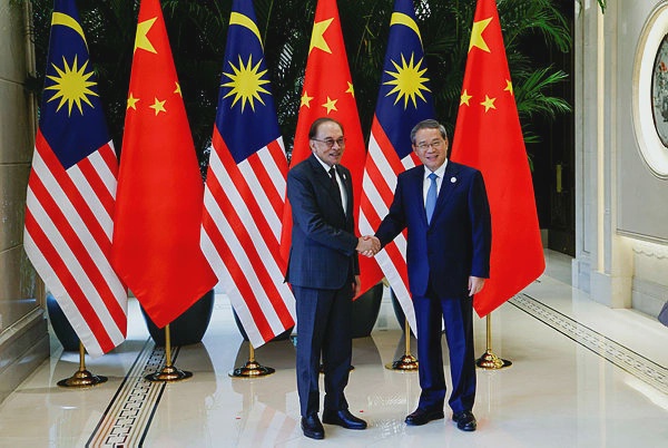 Image from: Anwar, Li Qiang meet to strengthen Malaysia-China strategic ties