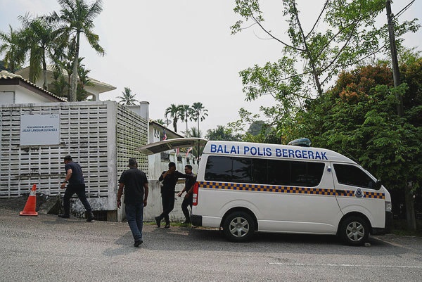 Image from: Balai polis bergerak ditempatkan bermula esok, bantu kawal proses pulang Najib